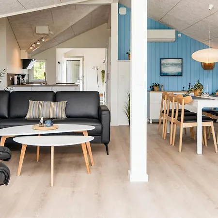 4 Star In Sjolund-by Traum