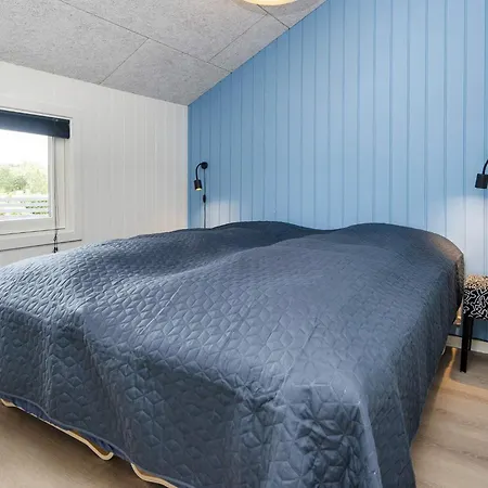 4 Star In Sjolund-by Traum